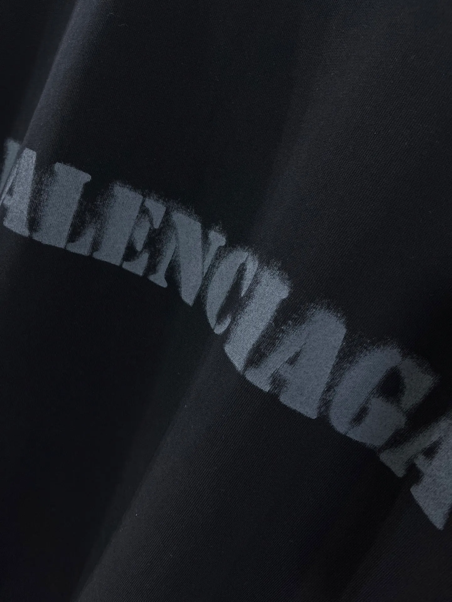 P105💰 -BALENCIAGA- T 、 300 . LOGO ， ， ， Os Same Style ：Black Size：XS L 8126